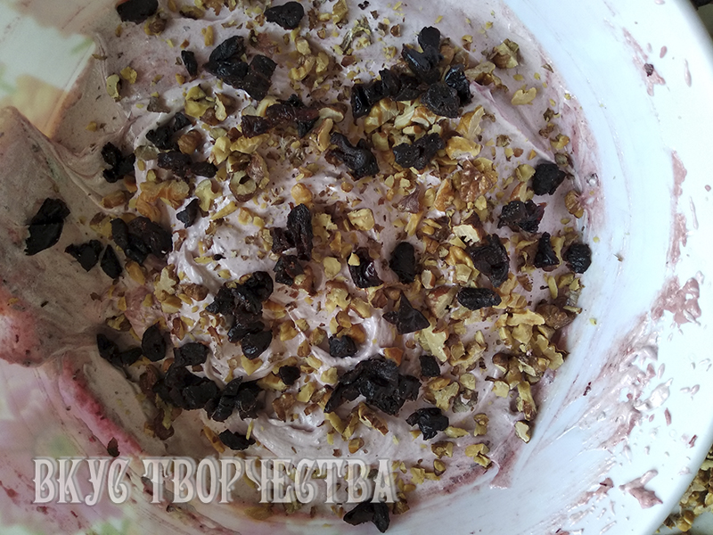 в зефирную массу добавлены грецкий орех и чернослив в зефирную массу добавлены грецкий орех и чернослив