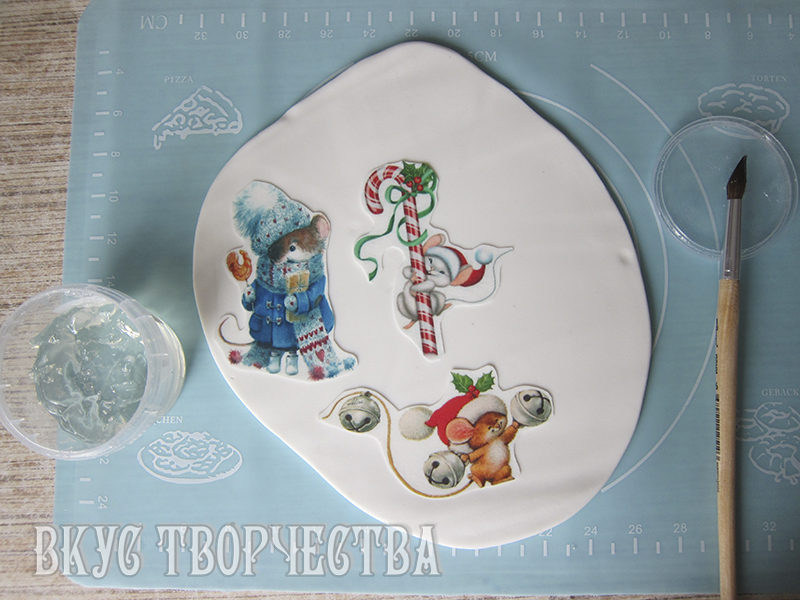 сахарная картинка приклеена к мастике