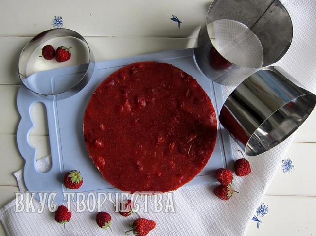 Клубничное компоте для торта. Пошаговый рецепт с фото
